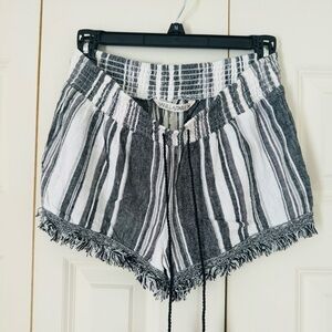 Vanilla Star Boho Linen Fringe Shorts Size M